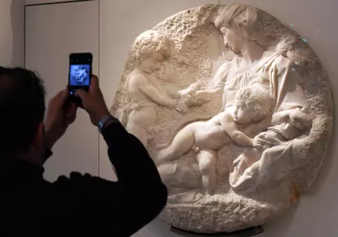 Dilema Academiei Regale din Marea Britanie: să vândă o operă de Michelangelo sau să concedieze 150 de oameni?