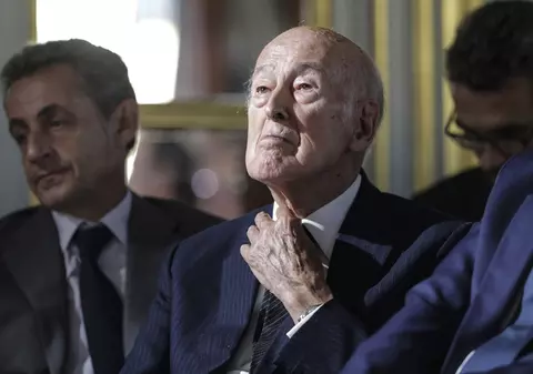 Fostul preşedinte francez Valéry Giscard d'Estaing, spitalizat cu probleme respiratorii