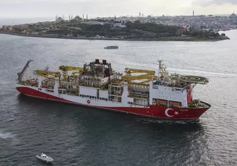 Noi tensiuni în Mediterana. Grecia anunță achiziții de armament. Avertismentul lui Erdogan: ”Nu căutaţi ceartă cu noi”