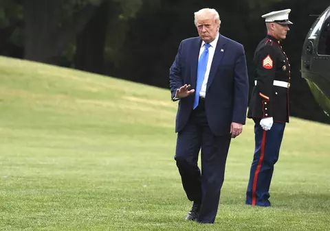 Donald Trump e acuzat că i-a numit pe militarii americani căzuți în război „ratați” și „fraieri”. Reacția lui: „Ce animal ar spune așa ceva?”