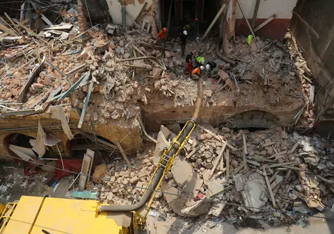 Miracolul care nu apare. Salvatorii din Beirut nu au găsit niciun supraviețuitor sub dărâmături, după două zile de căutări disperate