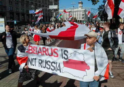 Un nou protest masiv la Minsk: Zeci de mii de persoane au scandat împotriva preşedintelui Lukaşenko