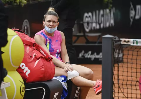 Simona Halep poartă orteză de 10 ani. “Piciorul meu nu arată foarte bine, dar încerc să îl tratez cât se poate de mult”