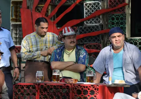 Reacție la criticile lui Costi Rogozanu pe tema serialului Las Fierbinți de la PRO TV: “Presupun că nu ar avea nimic împotriva unei comedii despre corporatiști”