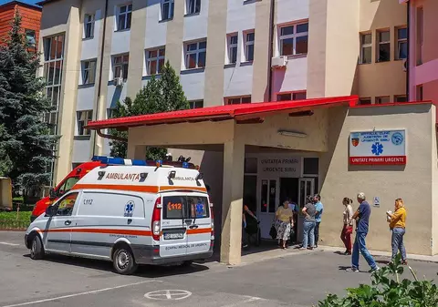 Medic din Sibiu, către fiica unui pacient: „Ce vrei tu, nesimțită ordinară, ce, eu i-am dat boala la taică-tău?”. A fost deschisă anchetă