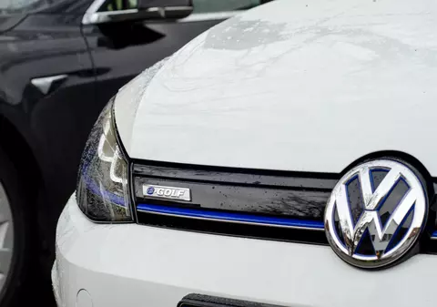 FOTO Cum arată mașina de pe care ANAF o scoate la vânzare cu 800 de lei