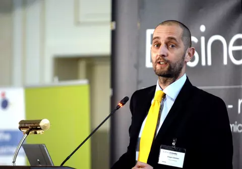 Dragoș Damian, directorul Terapia Cluj, la Adriana Nedelea LA FIX: "Noi o să fabricăm în patru luni Favipiravir, medicament din protocolul anti-COVID"