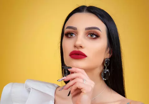 O fostă campioană mondială la bârnă s-a reprofilat ca manichiuristă