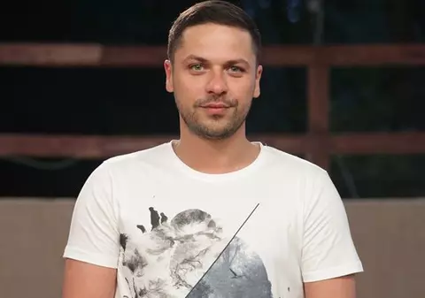 Augustin Viziru intră din nou în Ferma, după accidentarea suferită în 2015, în cadrul aceluiași show. “Mă bucur că mi s-a oferit oportunitatea să pun mâna pe trofeu”
