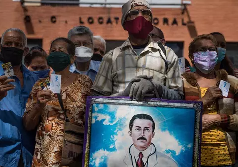 Rămășitele “medicului săracilor” din timpul gripei spaniole au fost exhumate înainte de beatificare