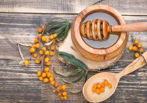 Cătina cu miere - cum se pregătește cel mai bun tratament natural pentru întărirea sistemului imunitar