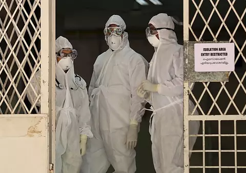 Mișcările antivaccin arată ”o problemă de încredere, nu una de dezinformare”. Avertismentul unei experte în imunizare, în așteptarea vaccinului anti-COVID