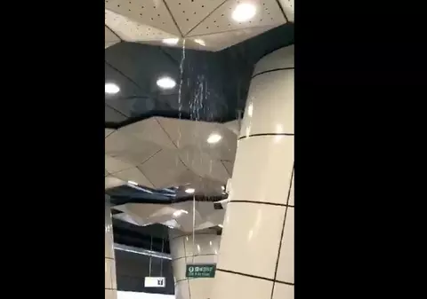VIDEO | A "plouat" prin plafonul stației de metrou Eroilor 2, inaugurată acum două săptămâni. Directorul Metrorex: “O scurtă avarie”