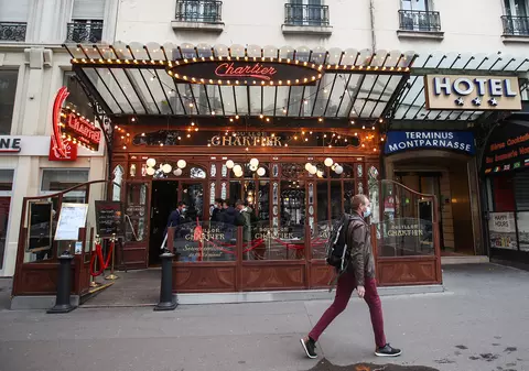 Devenită principalul focar de COVID-19 din lume, Europa impune din ce în ce mai multe restricții. Experții se întreabă dacă strategia va funcționa