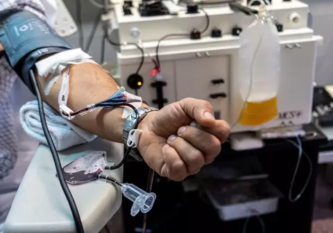 Din 100 de pacienți cu COVID, doar de la unul s-a prelevat plasmă salvatoare. “De ce la București s-au refuzat 61% dintre donatori?”. “S-au respins doar 30%”, spune centrul