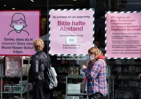 Noi măsuri anti-COVID în Europa: Irlanda a interzis vizitele la domiciliu, Franța a reintrodus starea de urgență, Germania înăsprește restricțiile