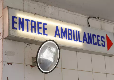 Spitalele din Paris lucrează în regim de urgență, din cauza numărului mare de pacienți de la terapie intensivă