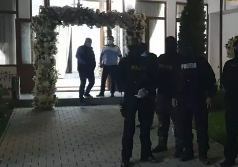 Nuntă întreruptă de poliţişti în Slatina. Numărul maxim de persoane a fost depăşit de patru ori