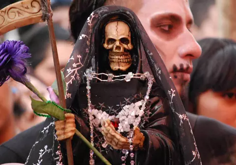 Mexicanii se roagă Sfintei Morți ca să-i protejeze de Covid