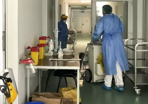 Statisticile din spatele crizei COVID: Când în România cheltuim pe sănătate la jumătate față de media UE, murim pe capete, deși puteam fi tratați