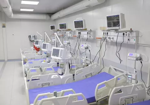 Spitalul modular din Iași, unde au ajuns pacienții de la Neamț, nu a fost recepționat integral pentru că poate îngheța la -7 grade