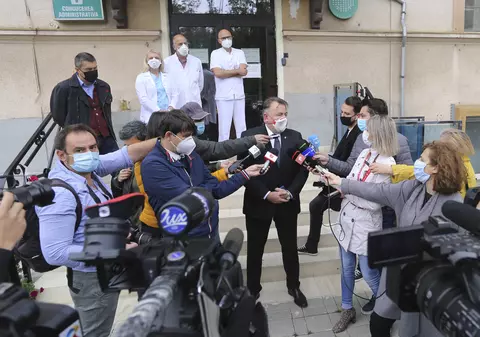 Ministrul Sănătății a promis, într-o vizită la Iași, că „nu va fi niciun pacient de terapie intensivă pentru care să nu găsim loc”