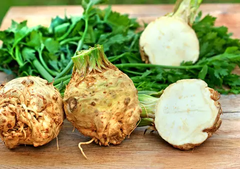 Țelina - cum se consumă și ce beneficii are consumul de rădăcină de țelină