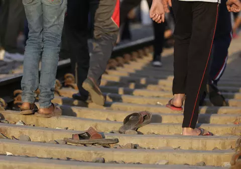 Accident grav în Thailanda. Cel puțin 18 oameni au murit, după coliziunea dintre un tren și un autobuz