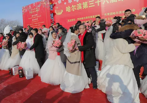 Epidemia de coronavirus nu stă în calea iubirii: 600.000 de cupluri din China s-au căsătorit în vacanța de Ziua Națională