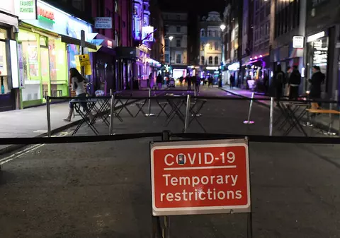 Restricții dure în nordul Angliei, după creșterea infectărilor cu noul coronavirus