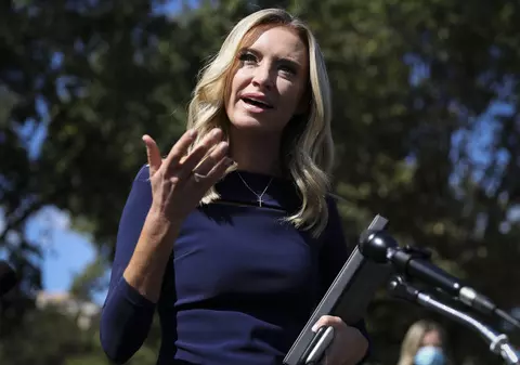 Virusul se răspândește în Casa Albă. Purtătoarea de cuvânt a lui Donald Trump, testată pozitiv cu COVID-19