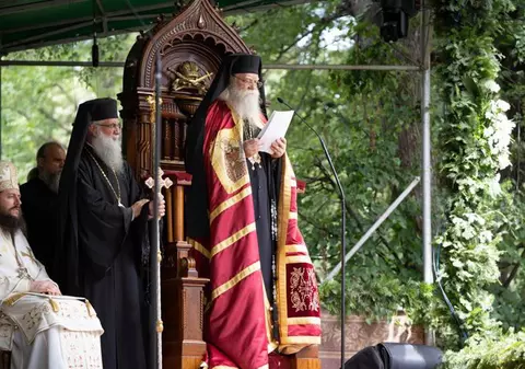 Arhiepiscopia Sucevei scoate moaștele Sf. Ioan cel Nou pe străzi. „Cei care credem în Dumnezeu ne rugăm să ridice această molimă”