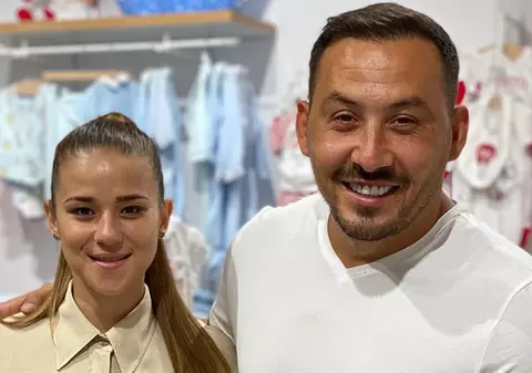 Ștefan Stan s-a mutat în casă nouă și a amenajat camera fetiței. Soția lui va naște în curând. „Nu știam la ce eforturi financiare ne băgăm în plină criză”