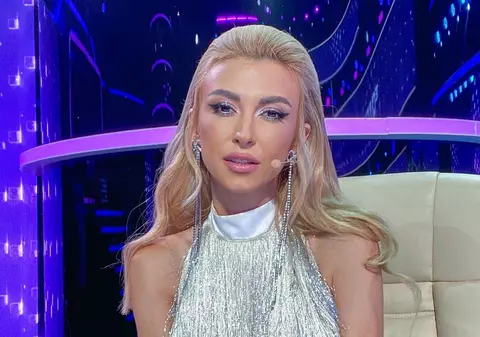 Imaginile cu Andreea Bălan, după ce a fost externată din spital. Artista a fost imediat taxată pentru gestul ei. “De ce nu te menajezi puțin?”