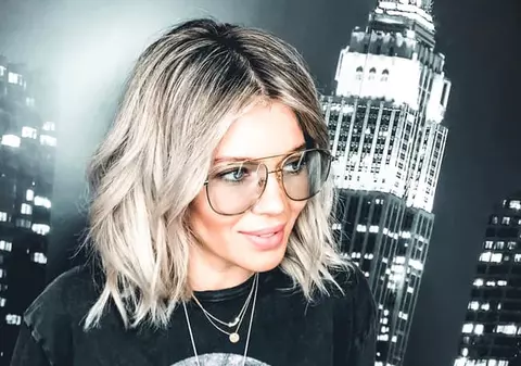 Gina Pistol s-a transformat în Crăiasa Zăpezii. De Crăciun, însărcinată în 5 luni, vedeta va cânta în fața tuturor