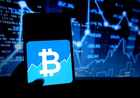 Bitcoin, un nou record: a depășit 28.000 de dolari﻿