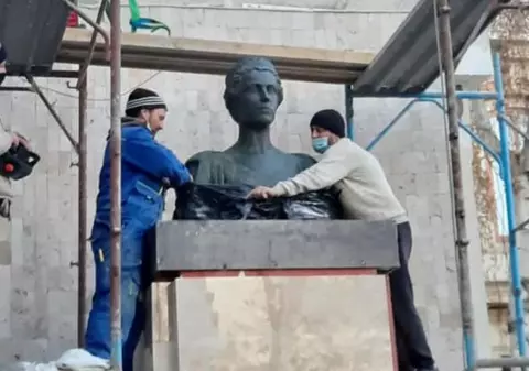 Bustul reginei Maria a fost expus publicului, după 80 de ani în care a stat în subsolul Muzeului de Artă din Constanţa