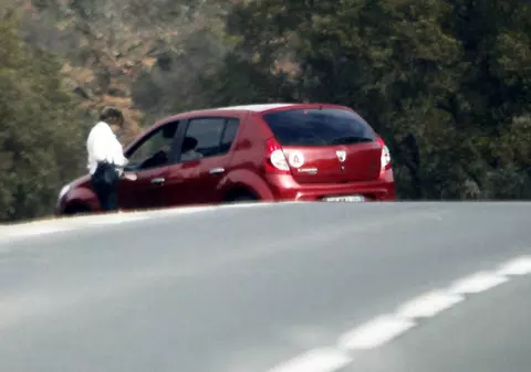 Clanul Dobrescu a dus 20 de fete pe marginea drumului, în Franța. Au urmat o incendiere de mașini, un avort și soțiile proxeneților puse la treabă