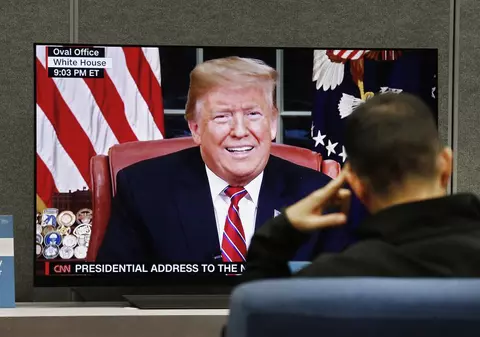 Trump vrea să deschidă un post TV care să concureze cu Fox News. Universul media conservator se fragmentează după alegerile din SUA