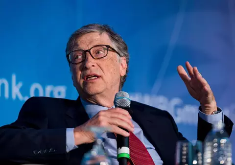 Bill Gates, uimit de teoriile conspiraţiei care circulă despre el şi despre pandemie: „Oamenii chiar cred asta?”