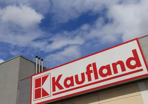 O femeie a obținut daune morale de 25.000 de lei de la Kaufland. Ce a pățit