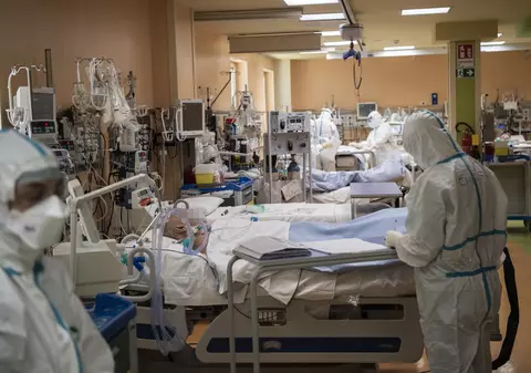 Cadre medicale disperate la Craiova. Aproape 20 de pacienți așteaptă un loc la Terapie Intensivă