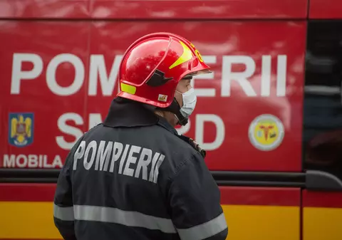 Incendiu la o secție de votare din Prahova. Votul a fost suspendat, mai multe persoane au fost evacuate