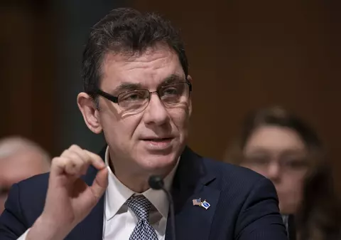 Șeful Pfizer și-a vândut 60% din acțiunile deținute la companie chiar în ziua în care gigantul farma a anunțat rezultatele vaccinului anti-Covid