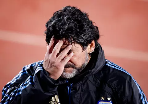 Fostul doctor personal al marelui fotbalist lansează ipoteza că Maradona s-a sinucis: „Se săturase de tot ce îl înconjura”