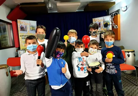 SUPERCHILL SCHOOL redefinește tradiția muzicală a percuției (PUBLICITATE)