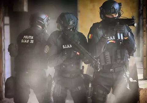 Ce “ofertă” de Black Friday au avut polițiștii pentru interlopi. Postarea virală a MAI: “Rămân și cu ușile nesparte!”