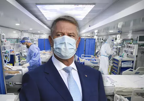 Morţii de COVID-19 merită mai mult respect decât să fie folosiți electoral