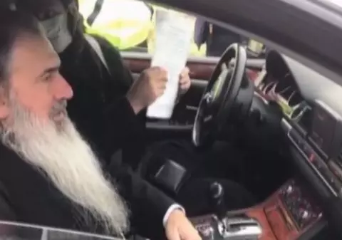 Drumul spre pelerinajul de la Sfântul Andrei, împânzit de filtre. ÎPS Teodosie, oprit și el de poliție