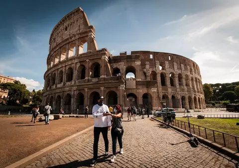 Italia renunță la masca de protecţie în aer liber din 28 iunie